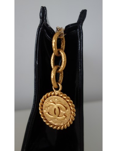 TROUSSE / POCHETTE CHANEL MEDAILLON... TROUSSE / POCHETTE CHANEL MEDAILLON...