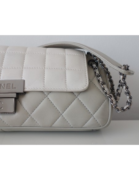 SAC CHANEL CUIR BAGUETTE