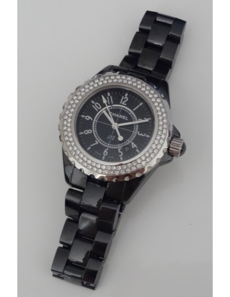 MONTRE CHANEL J12 FULL DIAMANTS NOIRE POUR DAME