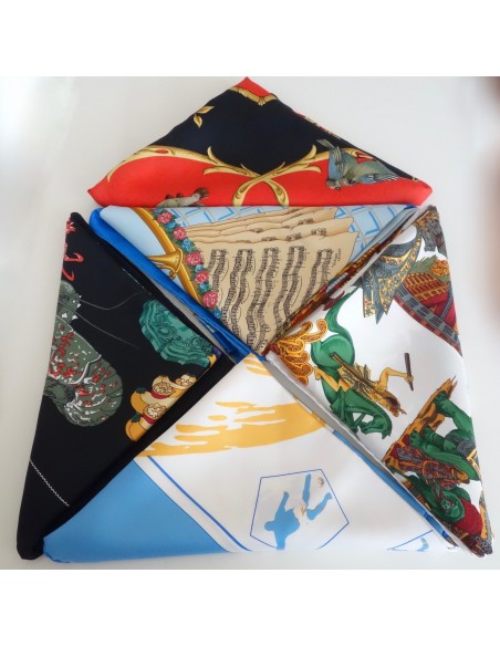 LOT 5 FOULARDS HERMES