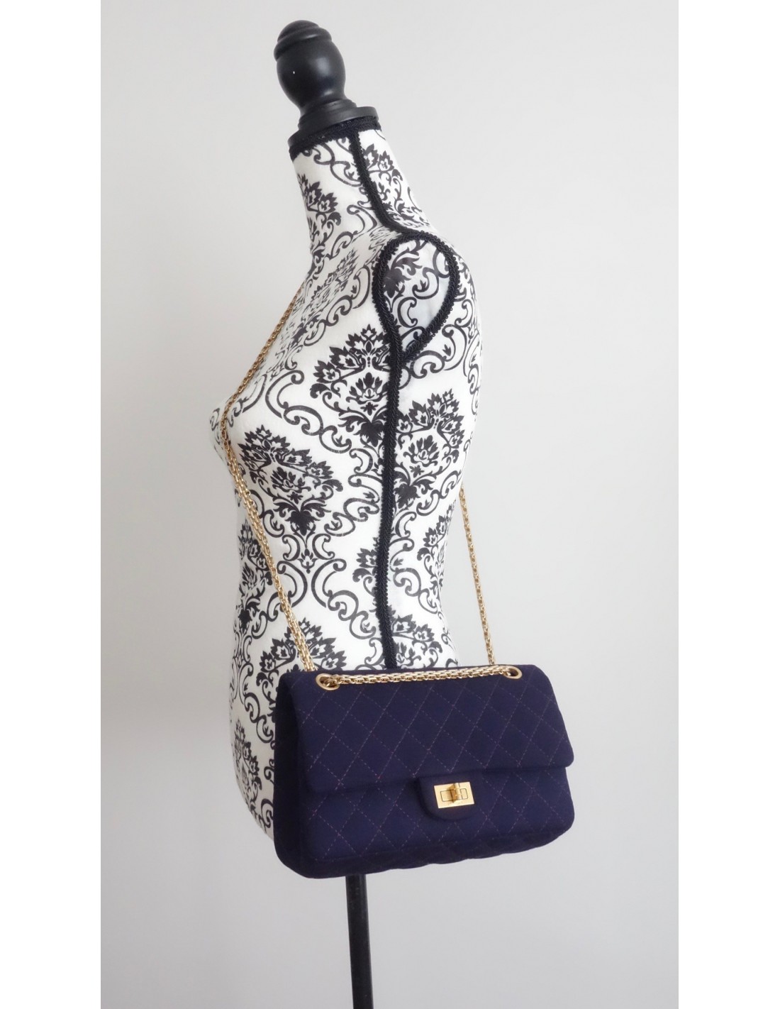 Chanel sac violet deals