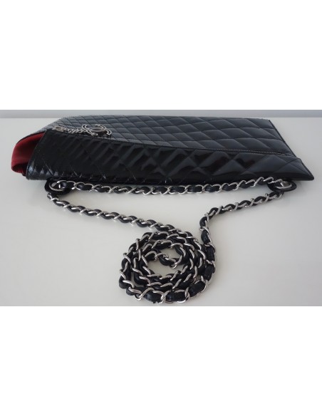 POCHETTE CHANEL CUIR VERNI NOIR