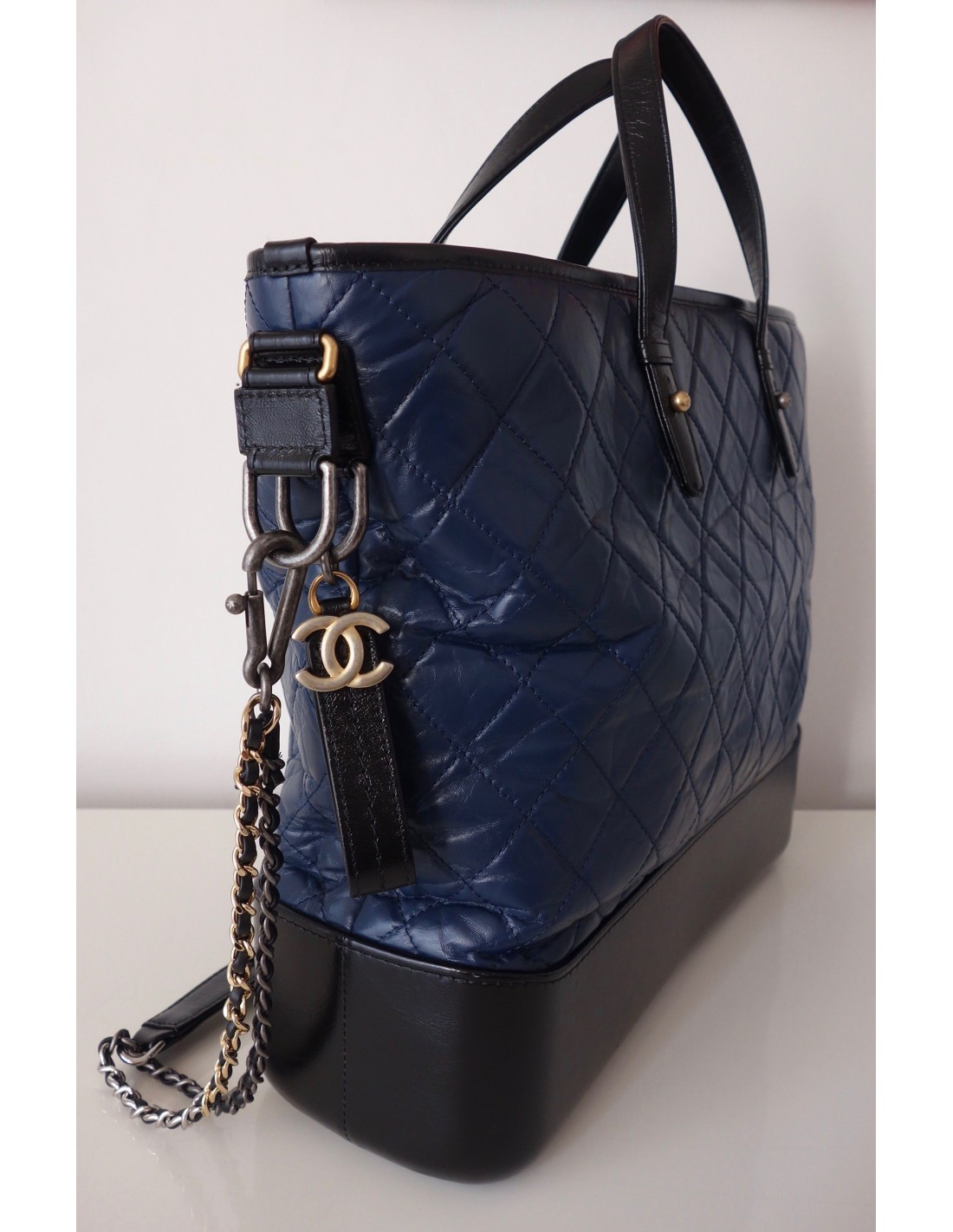 Sac CHANEL Gabrielle bicolore. Occasion certifiée authentique