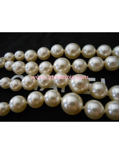 COLLIER / SAUTOIR CHANEL EN PERLES COLLIER / SAUTOIR CHANEL EN PERLES