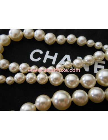 COLLIER / SAUTOIR CHANEL EN PERLES COLLIER / SAUTOIR CHANEL EN PERLES