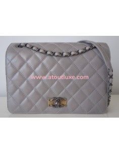 Sac Chanel classique à rabat 2