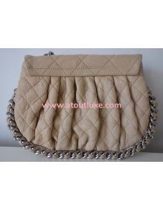 Sac Chanel chain around 2