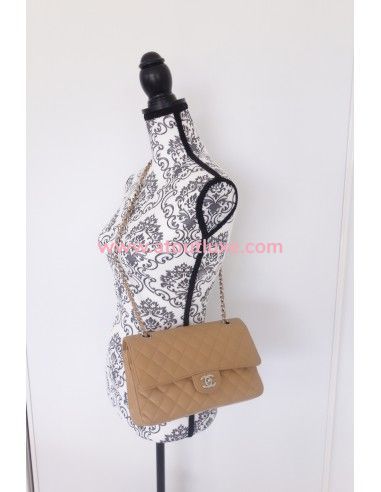 Sac Chanel Classique beige médium Sac Chanel Classique beige médium
