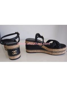 Sandales compensées Chanel...