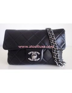 Pochette Chanel cuir noir