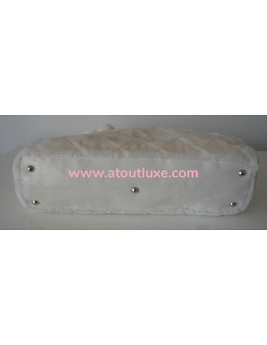 SAC CHANEL FAUSSE FOURRURE CAMELIA SAC CHANEL FAUSSE FOURRURE CAMELIA