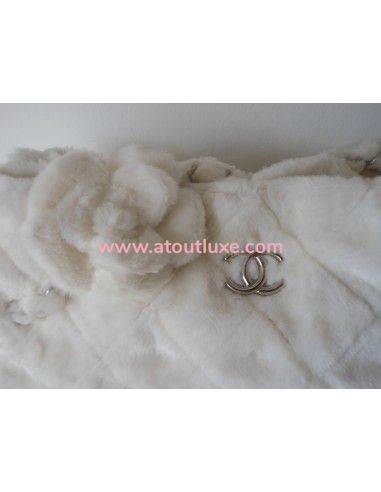 SAC CHANEL FAUSSE FOURRURE CAMELIA SAC CHANEL FAUSSE FOURRURE CAMELIA
