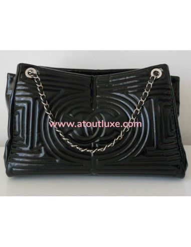 SAC CABAS CHANEL CUIR VERNI NOIR 