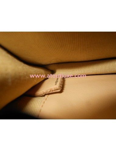 POCHETTE CHANEL WALLET ON CHAIN BEIGE POCHETTE CHANEL WALLET ON CHAIN BEIGE